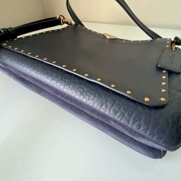 💕 Coach Dreamer Shoulder Bag with Rivets 💕 - Picture 11 of 14